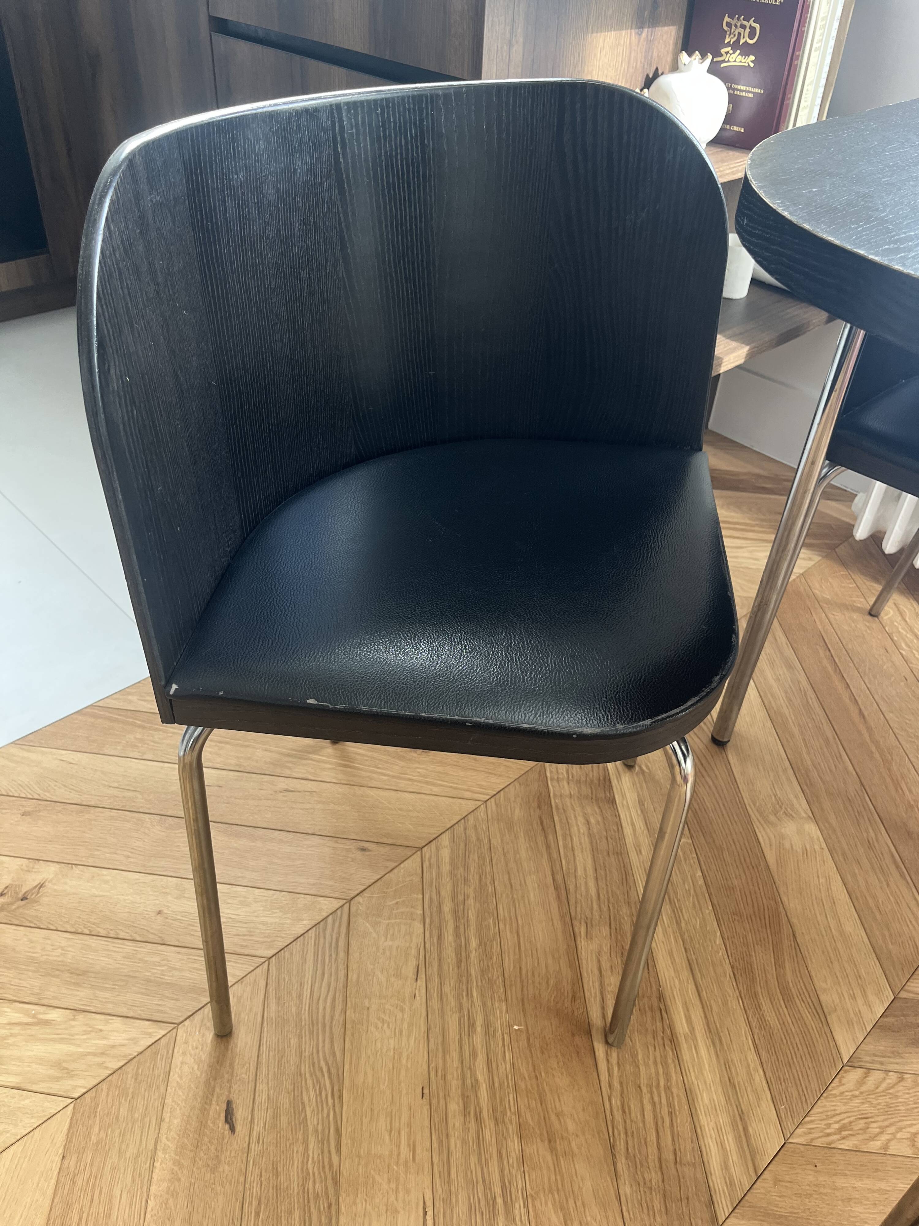 Table and 4 chairs Model "Fusion" by Sandra Kragnert (IKEA)