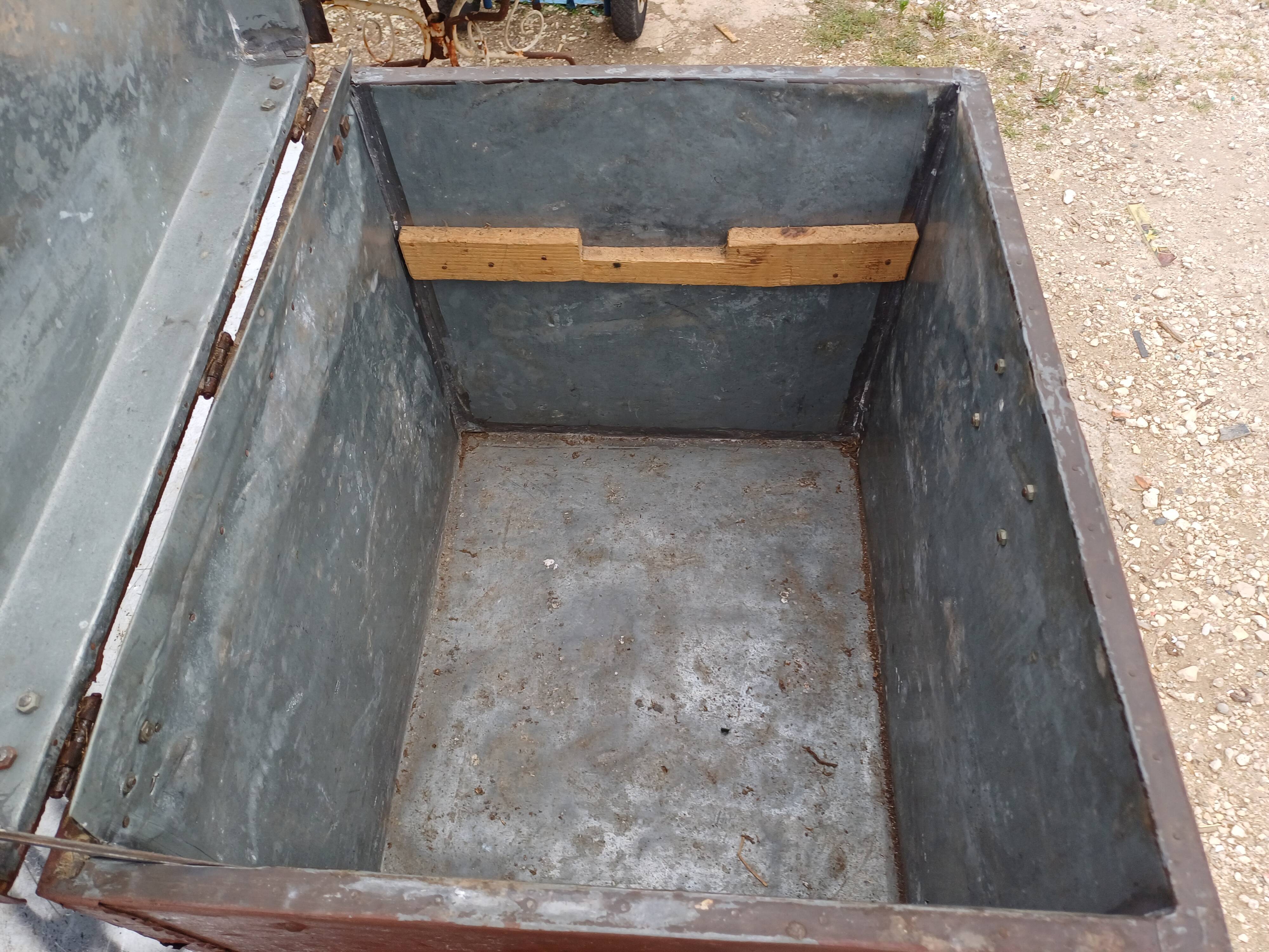 Square wooden trunk