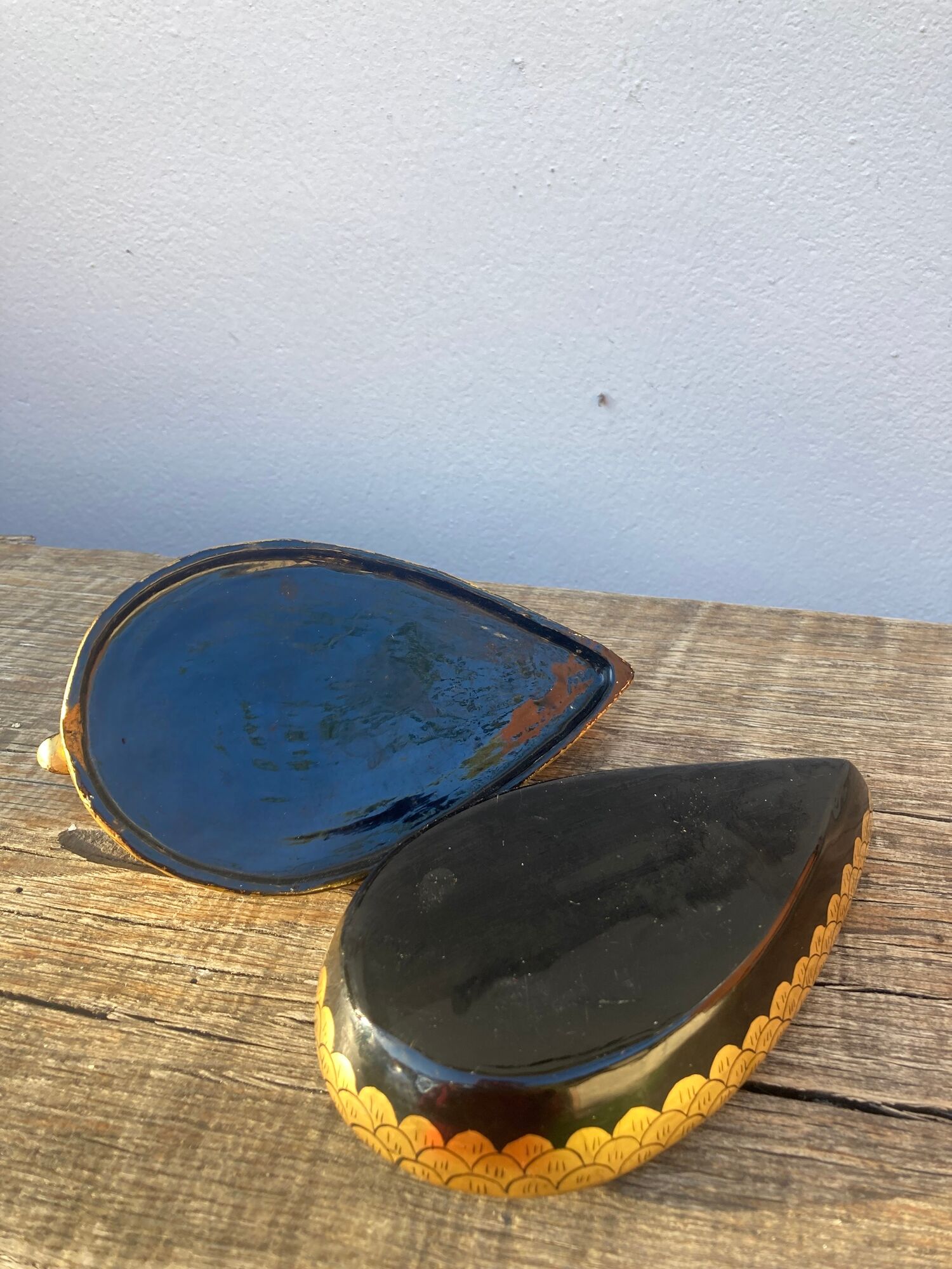 Golden lacquered wooden duck from Burma mid-twentieth forming a box
