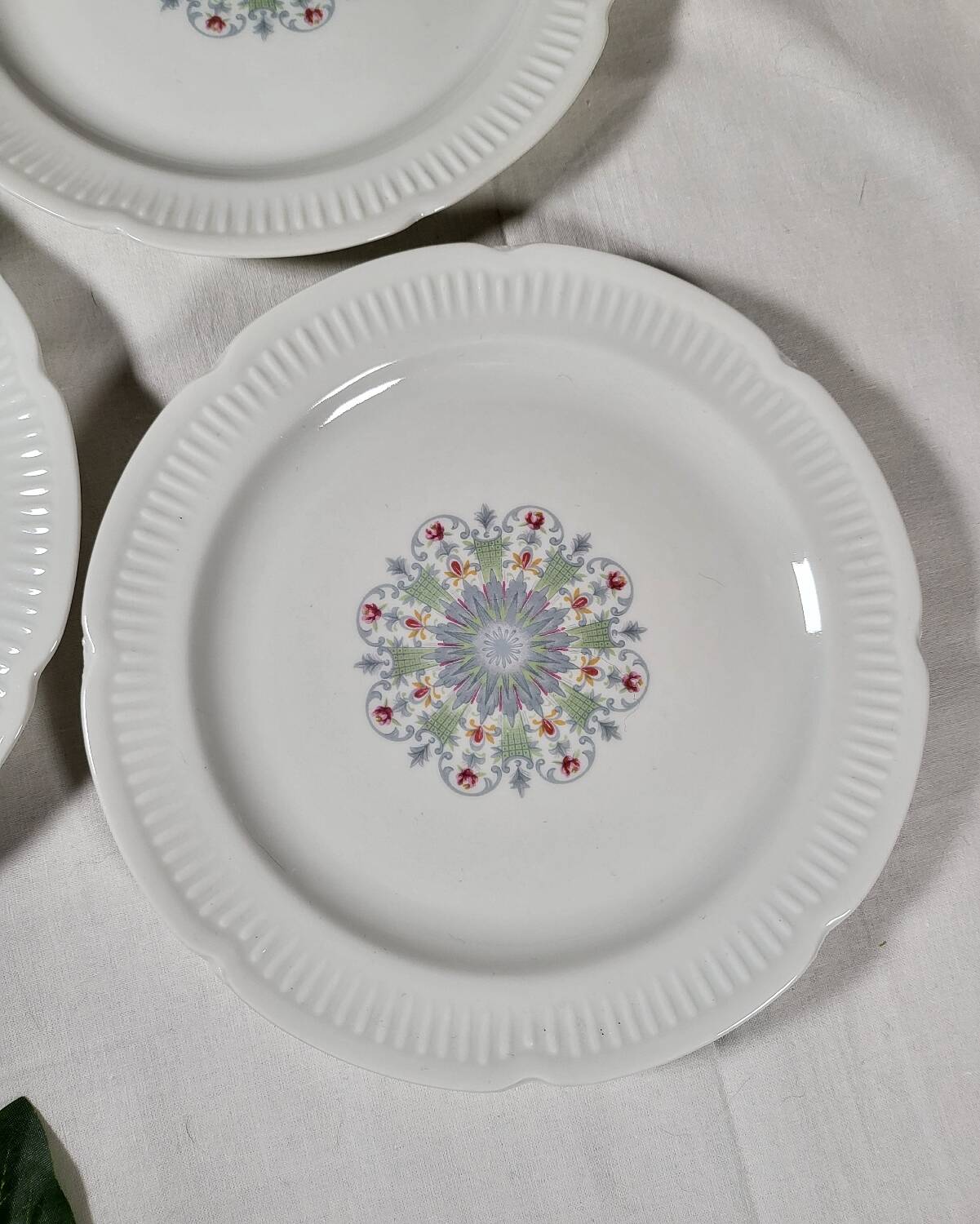 4 Vierzon Porcelain Dessert Plates
