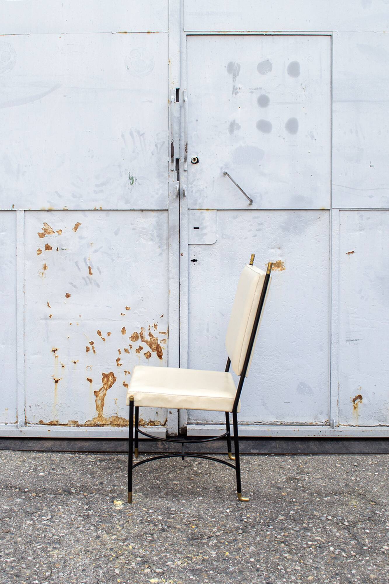 Sedie ferro e ottone attribuite a Luigi Caccia Dominioni, Italia anni '60