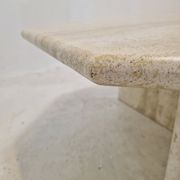 Table basse octogonale italienne en travertin, années 1980.