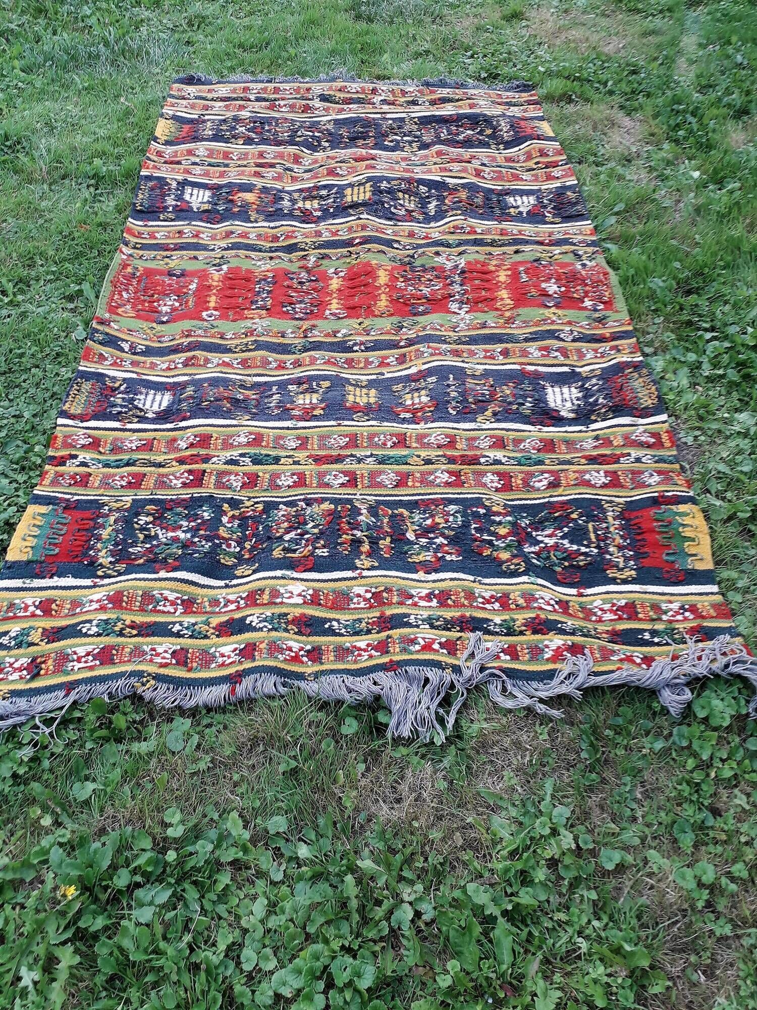 Hand-woven wool carpet 280x136 cm