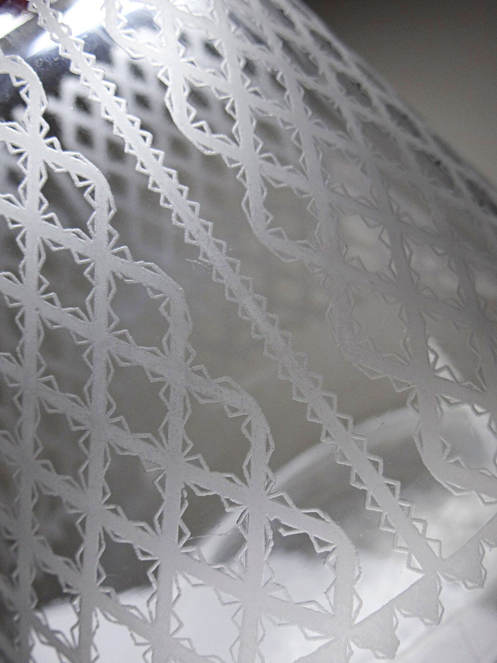 Engraved crystal carafe model "Alhambra" Baccarat from the years 1900-1920.