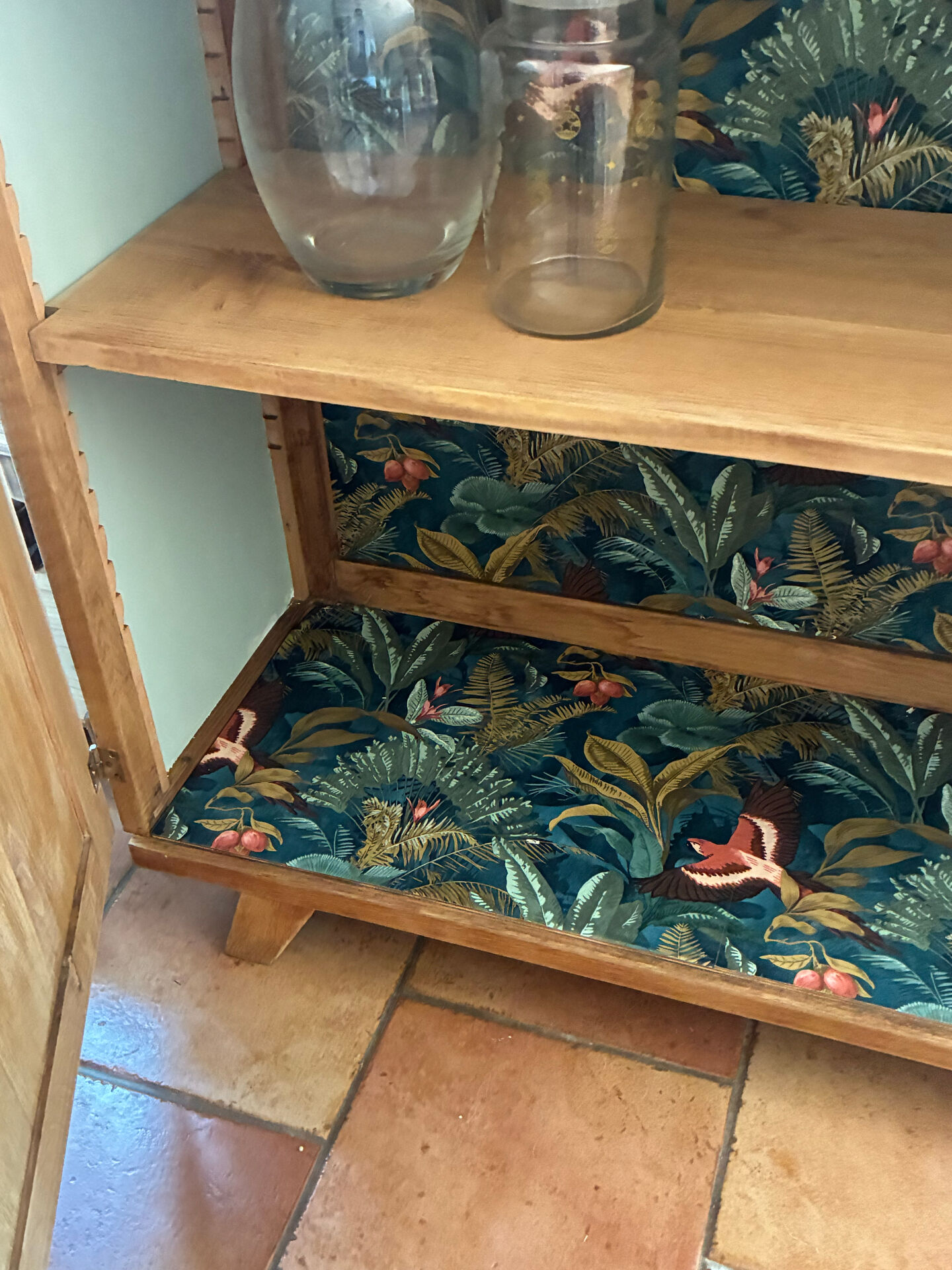 Cupboard/display cabinet/dish cabinet