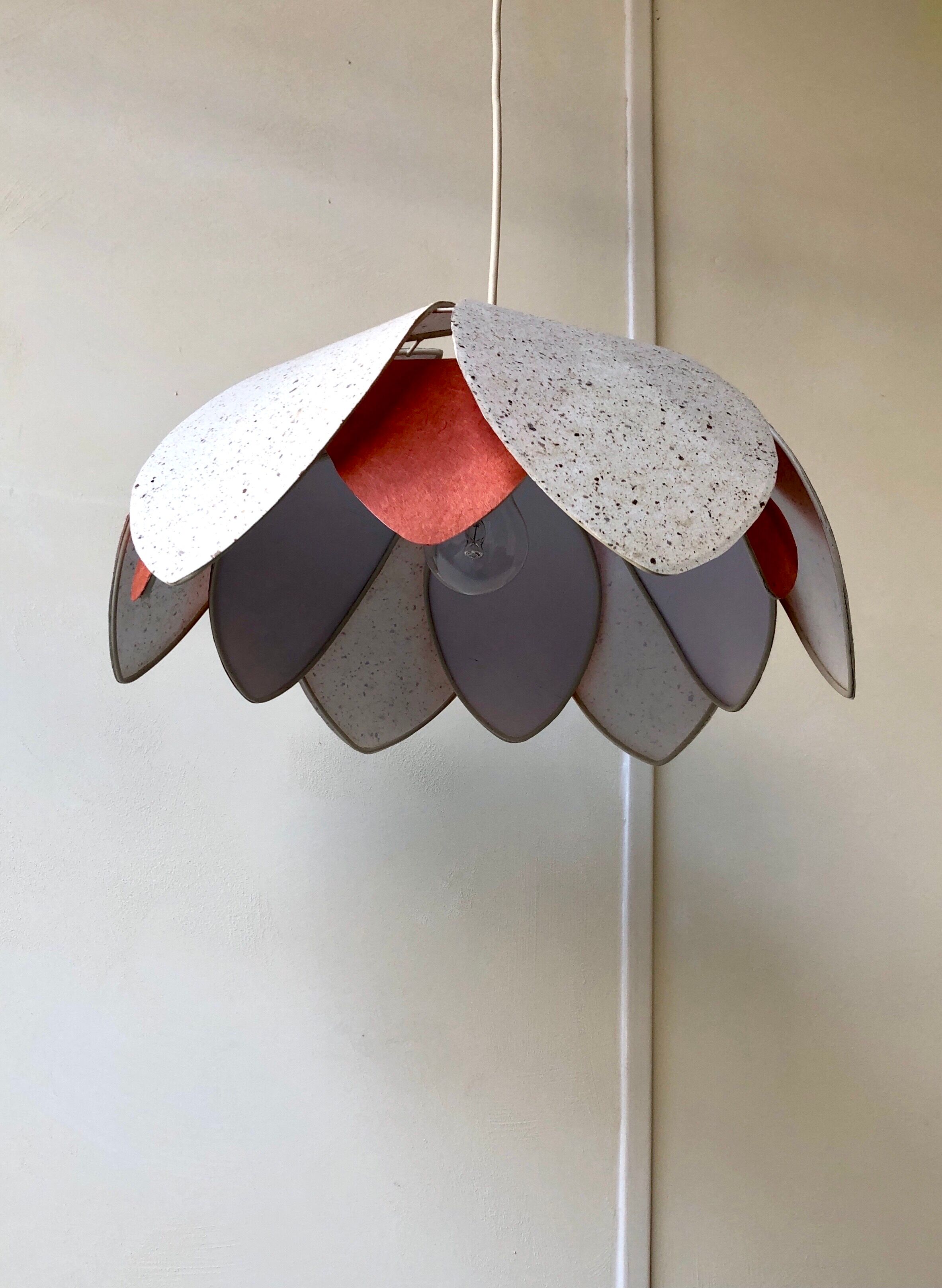 Suspension lamp flower