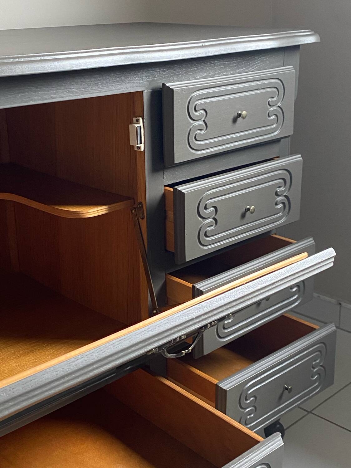 Buffet, meuble bar en bois peint