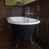 Antique cast iron bathtub