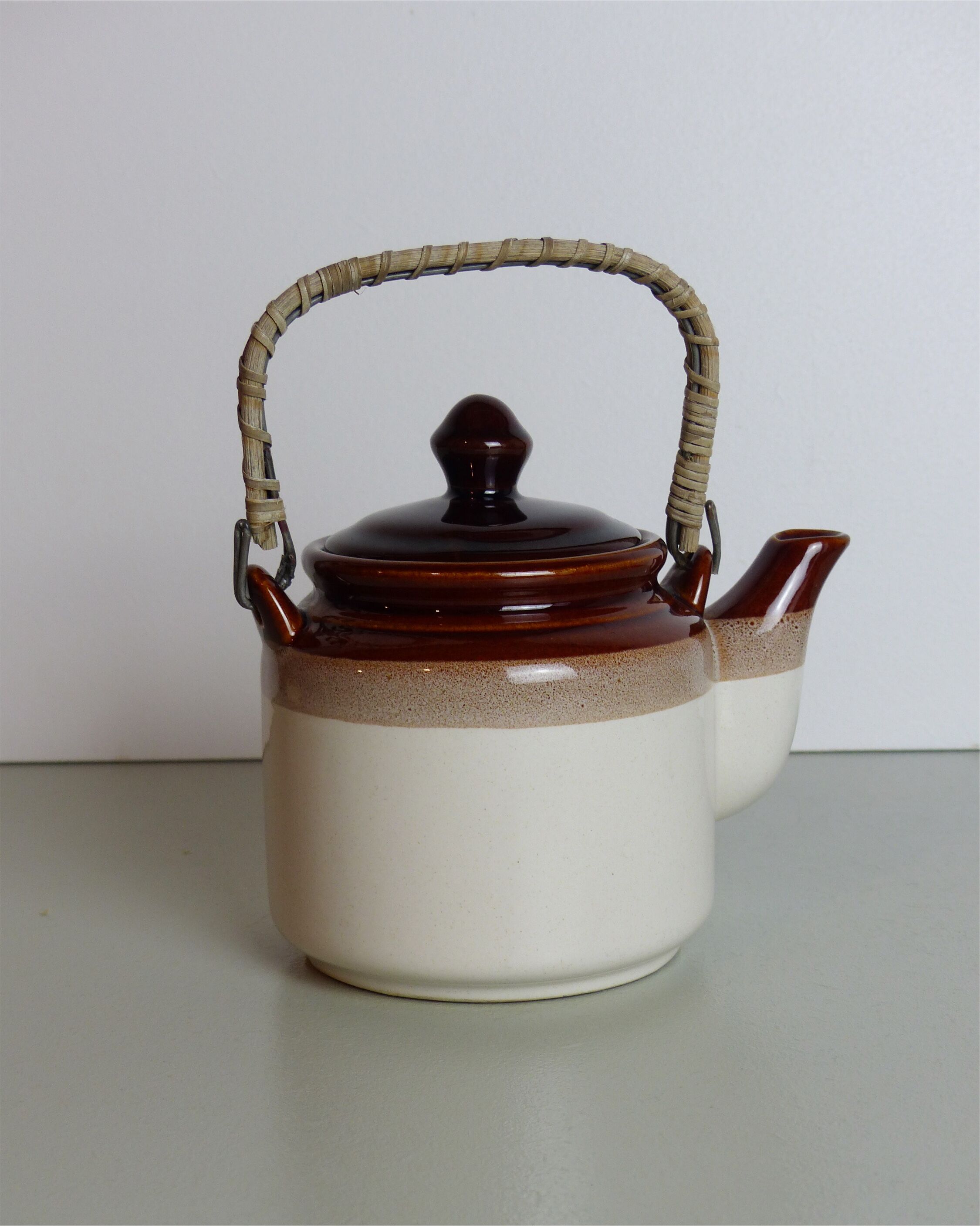 Teapot in beige and brown stoneware