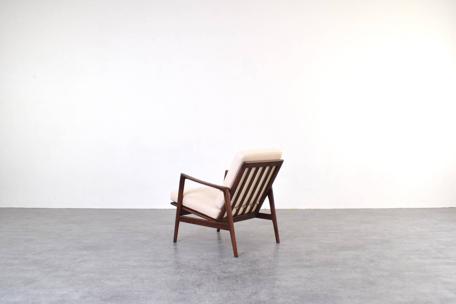 Mid-Century Stefan Lounge Chair, 1960s