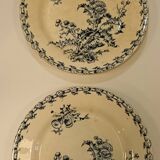 2 flat plates from Gien, thistles model