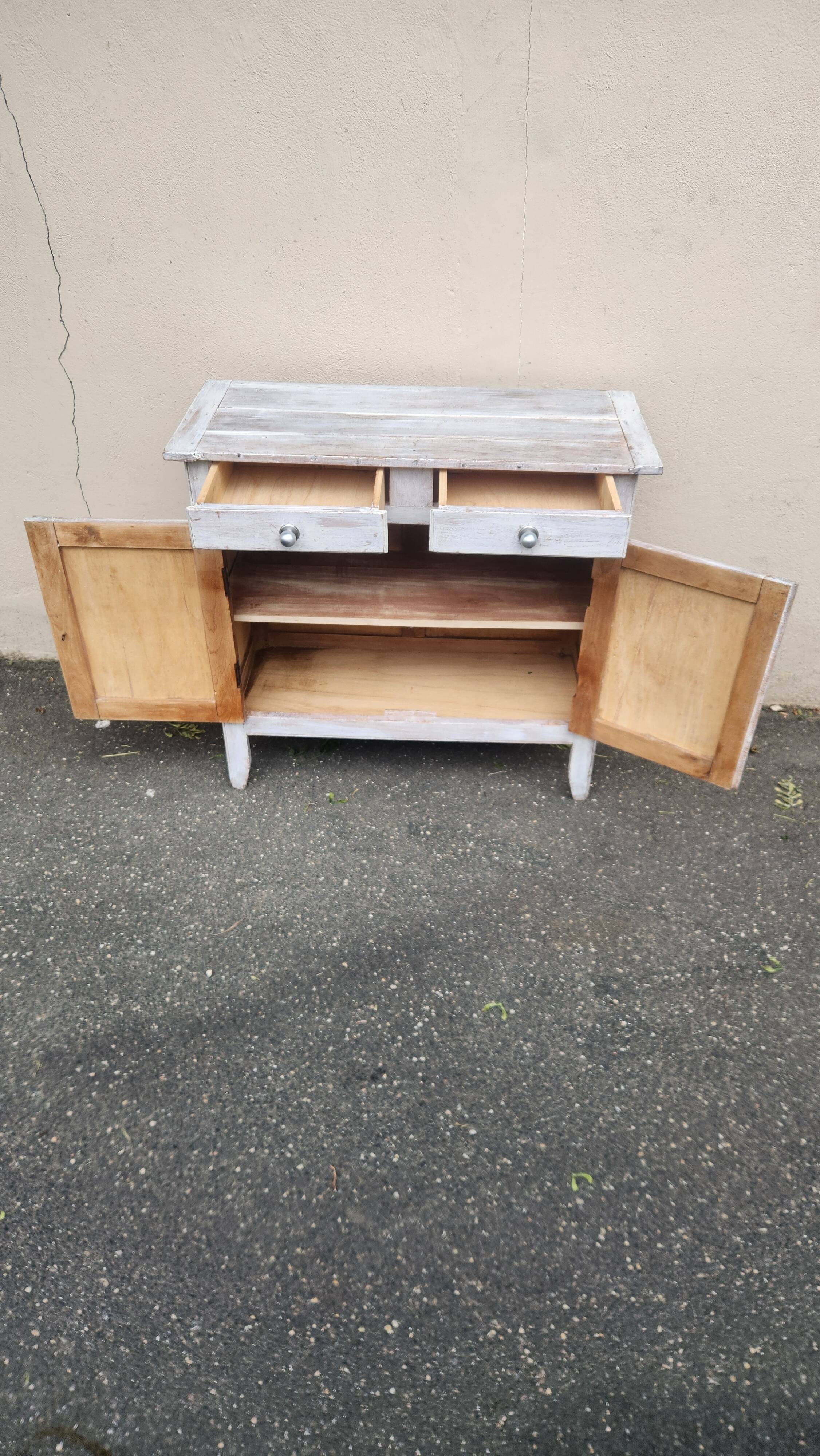 Beautiful Parisian buffet from the 1960s-1970s, sanded.
