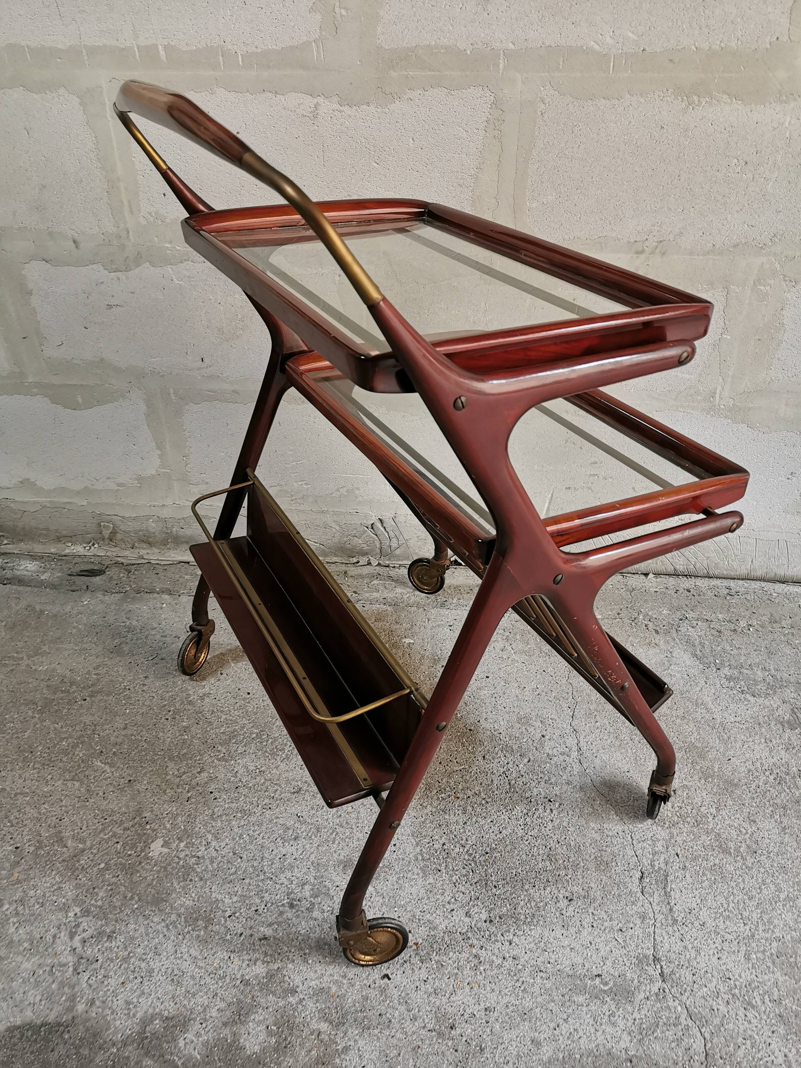 Table, bar trolley on wheels. removable tray. design 50 vintage italy