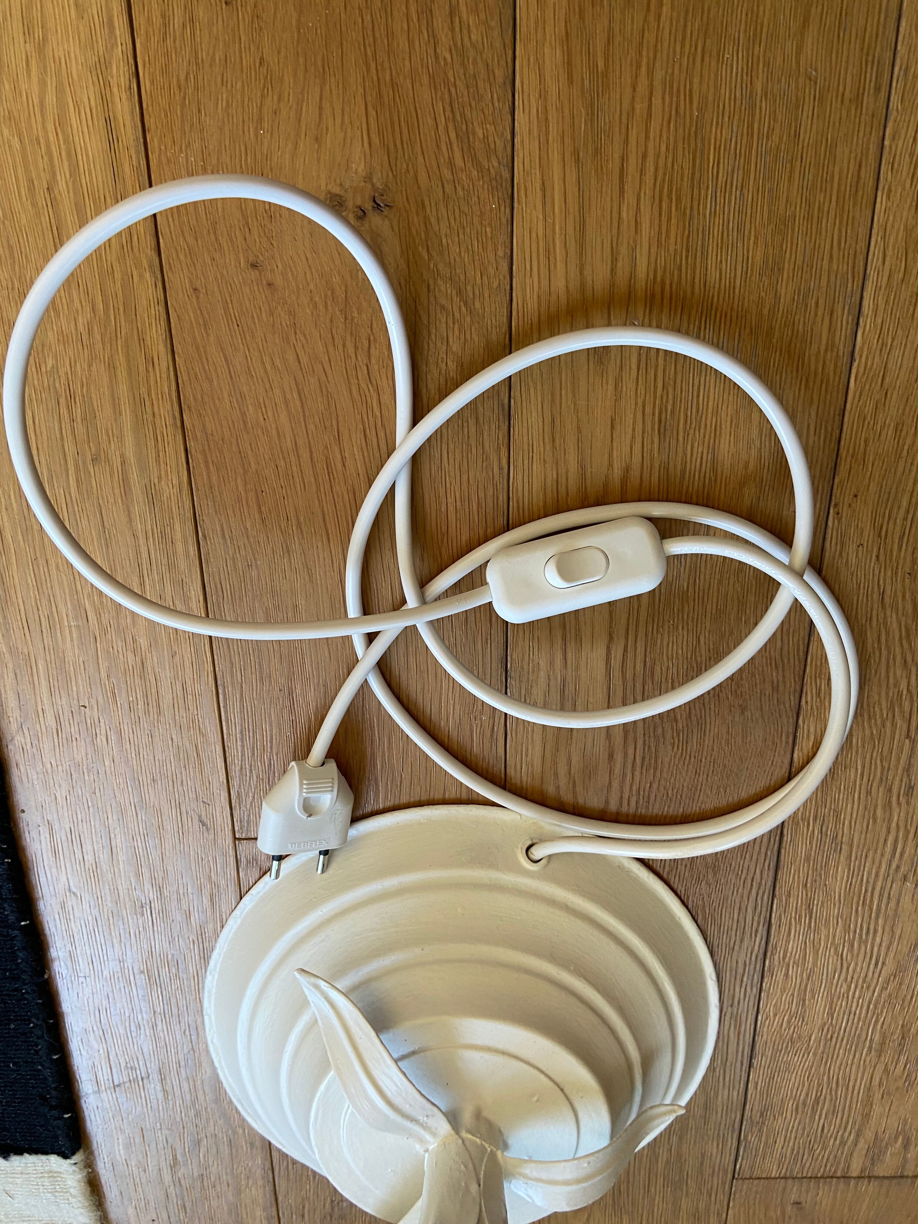 Palm lamppost in opaline and white metal