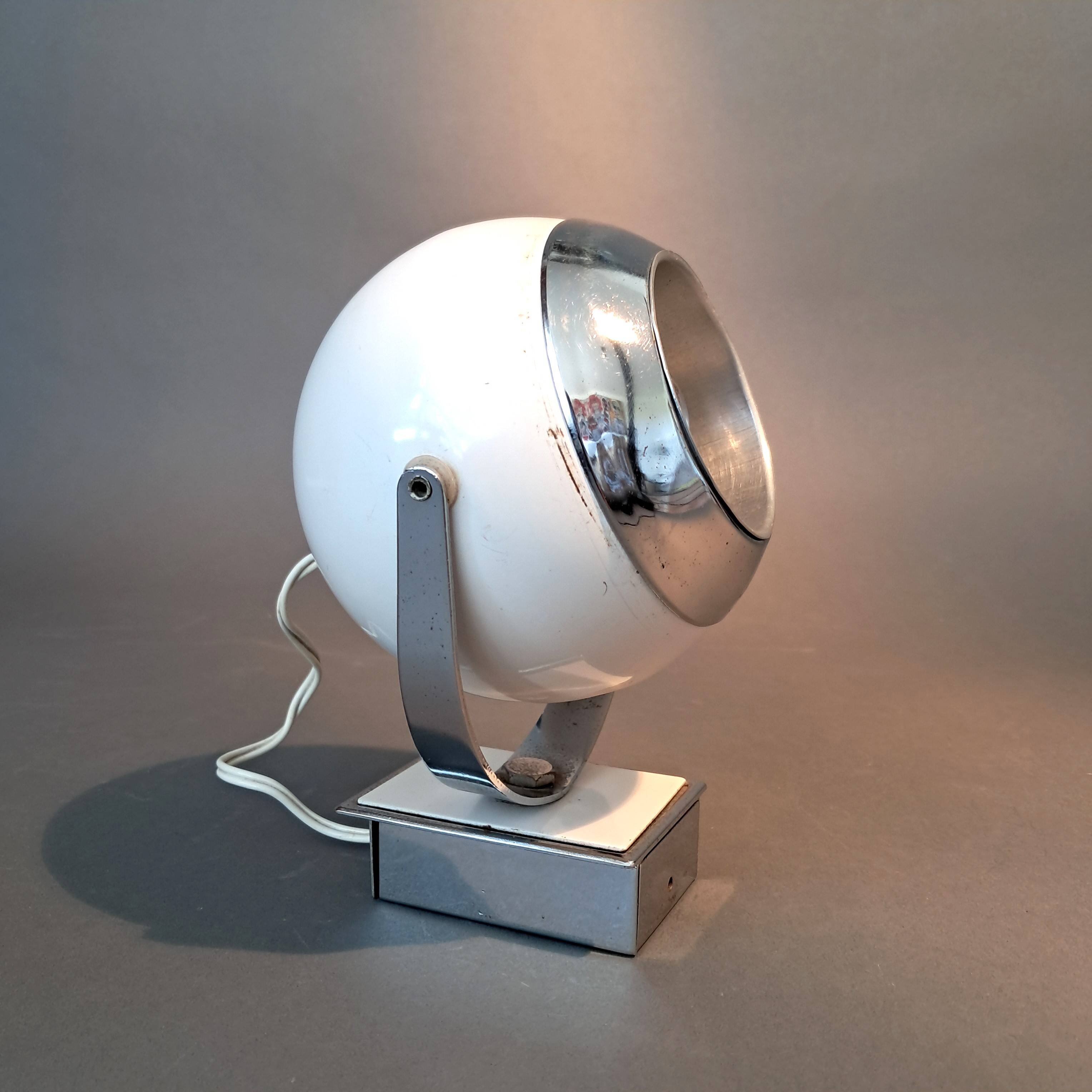 “Eyeball” wall lamp 1970 made in Italy.