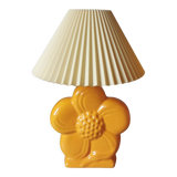 Vintage lamp flower marguerite