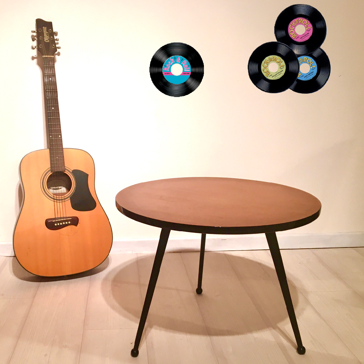 Tripod 50s coffee table