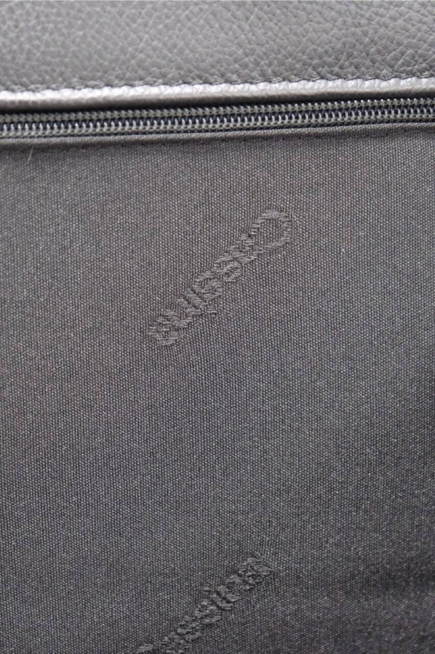 LC2 armchair in black leather – Design Le Corbusier, Pierre Jeanneret & Charlotte Perriand