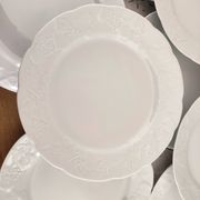 Set of 12 dessert plates in white porcelain marli in relief Wild Ivy
