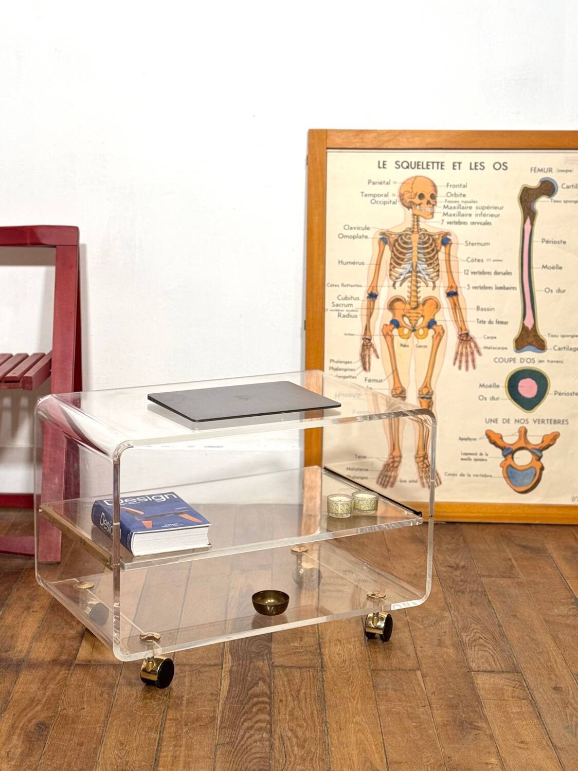 Transparent plexiglass roller table