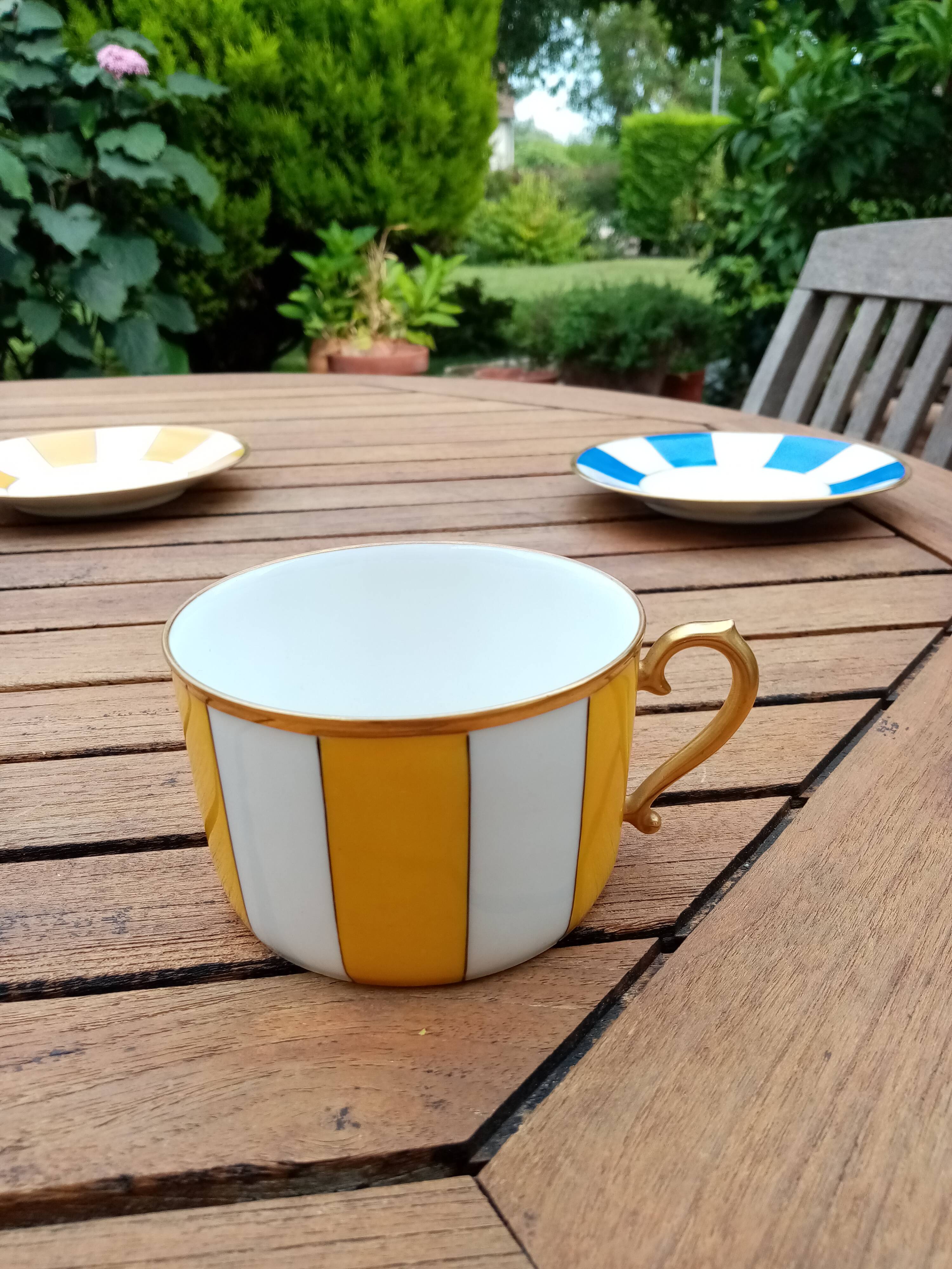Art Deco tea or lunch cup and saucers