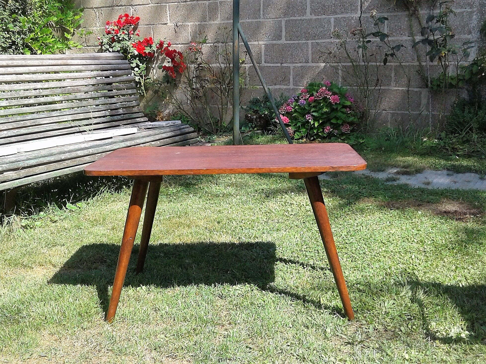 Coffee table 60s wooden feet compass