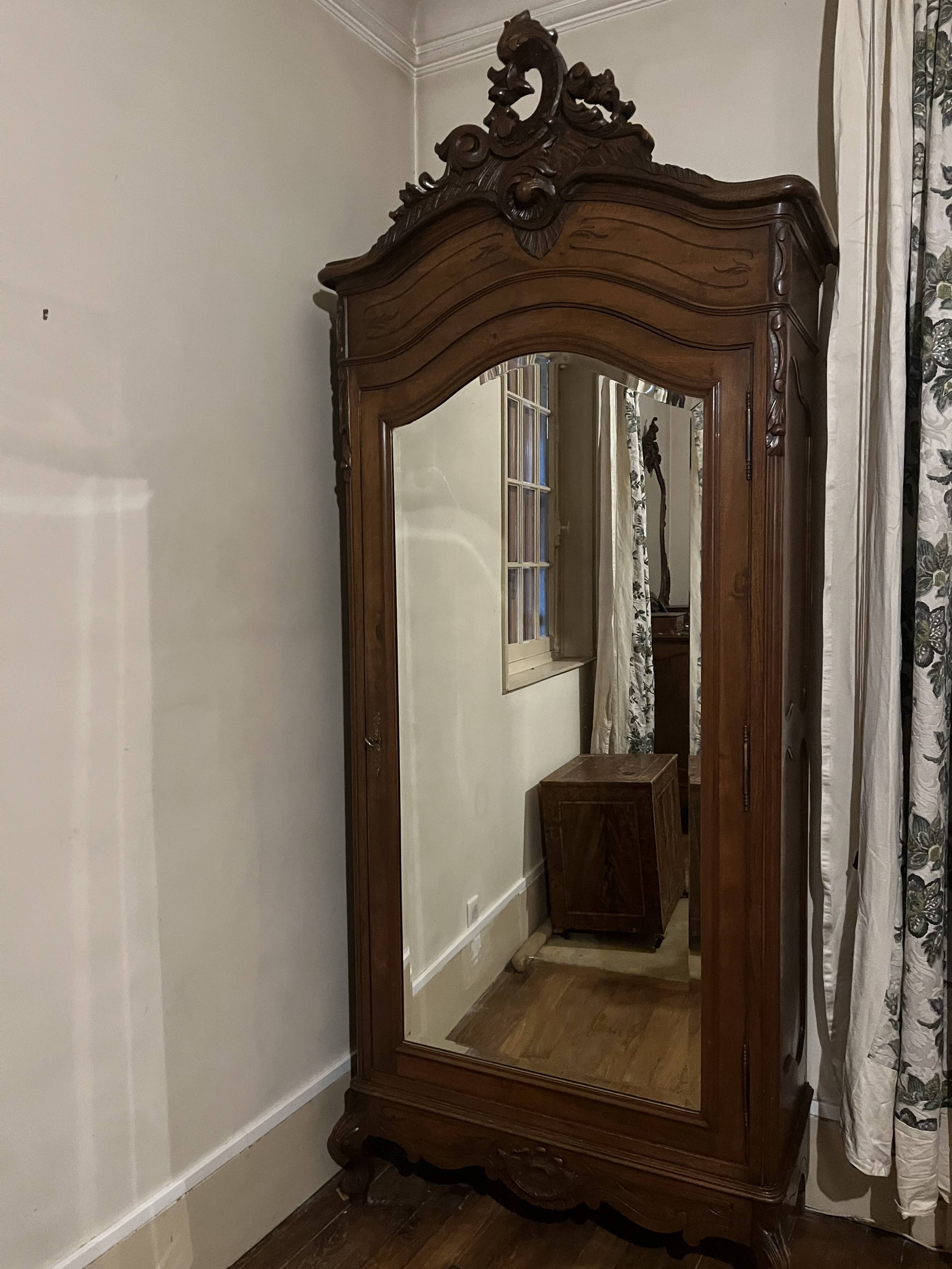 Antique chest of drawers with mirror