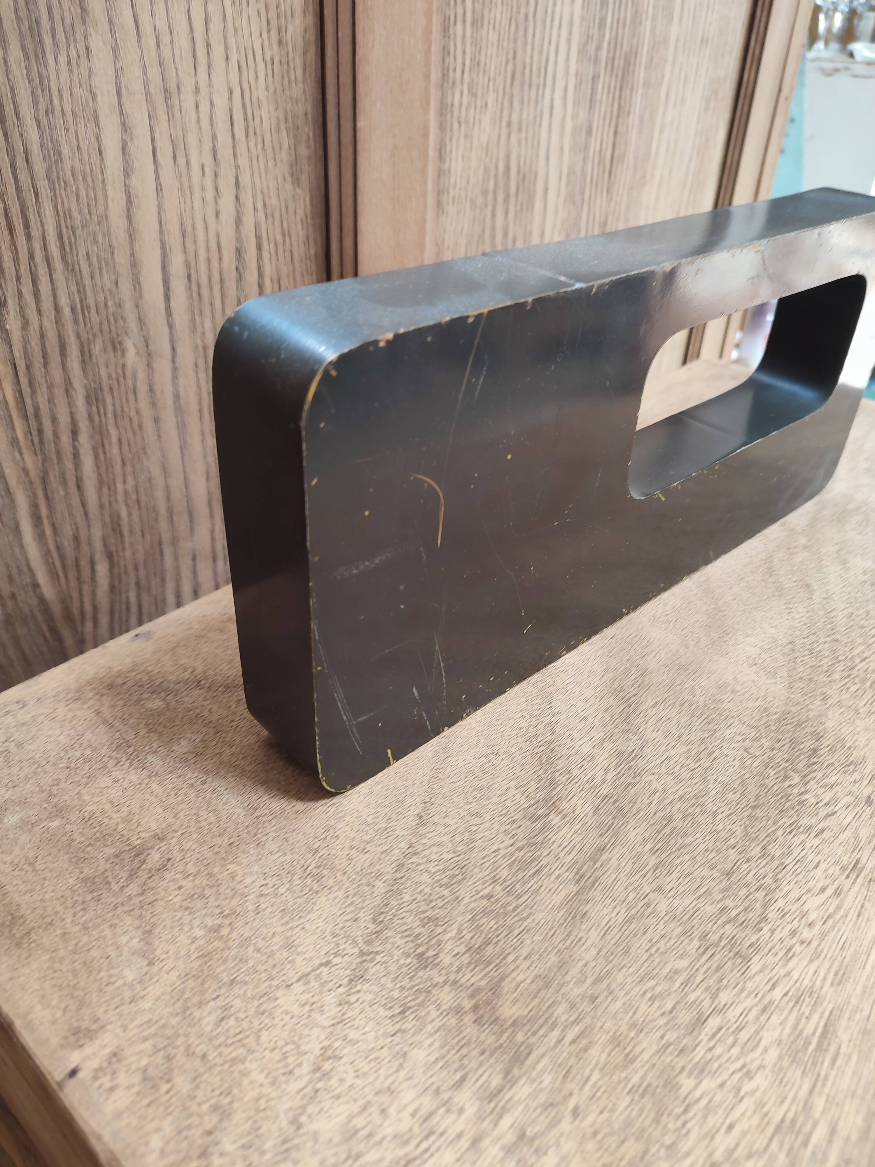 Vintage sign letter O