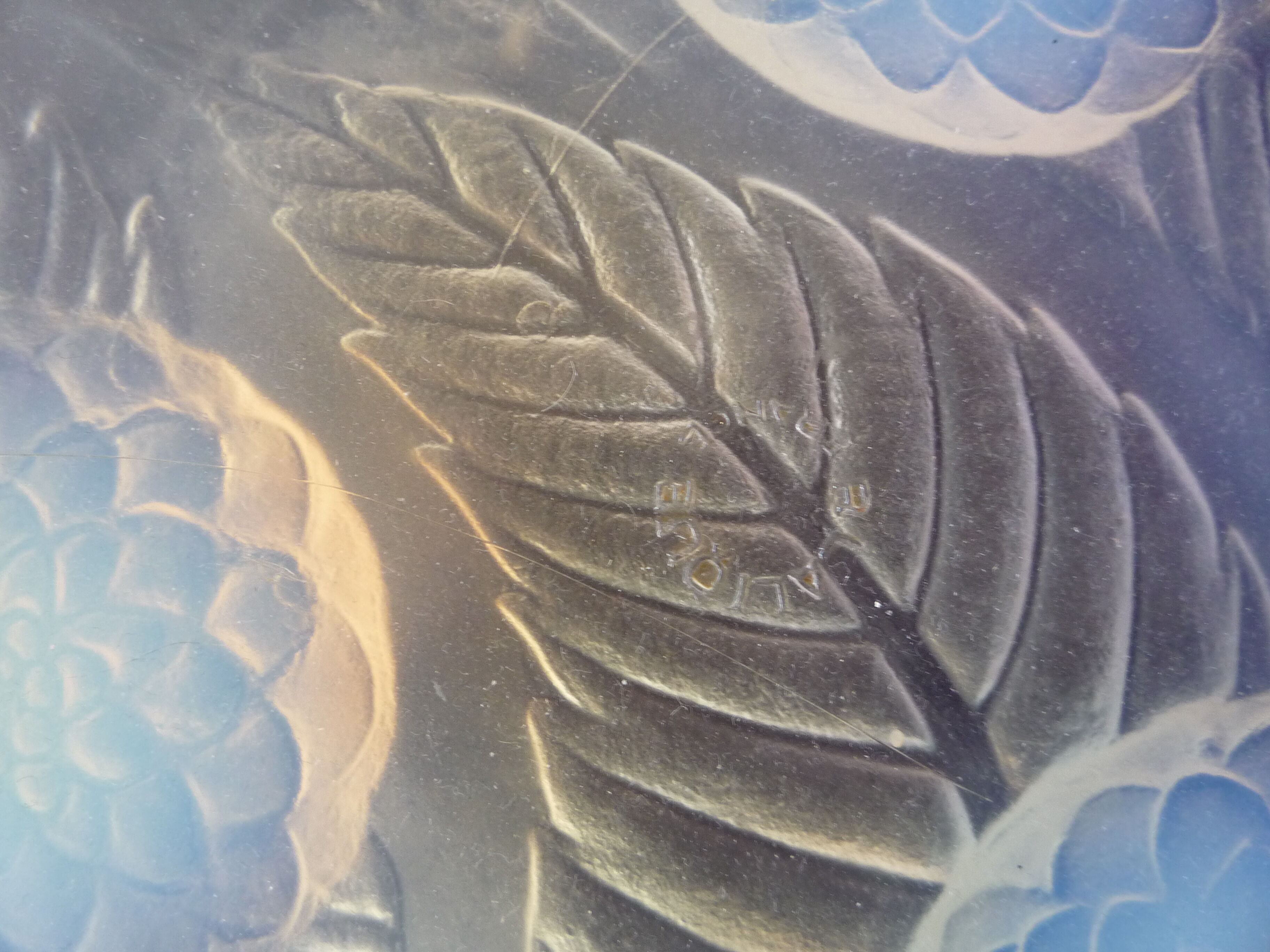 René Lalique opalescent dahlia cup