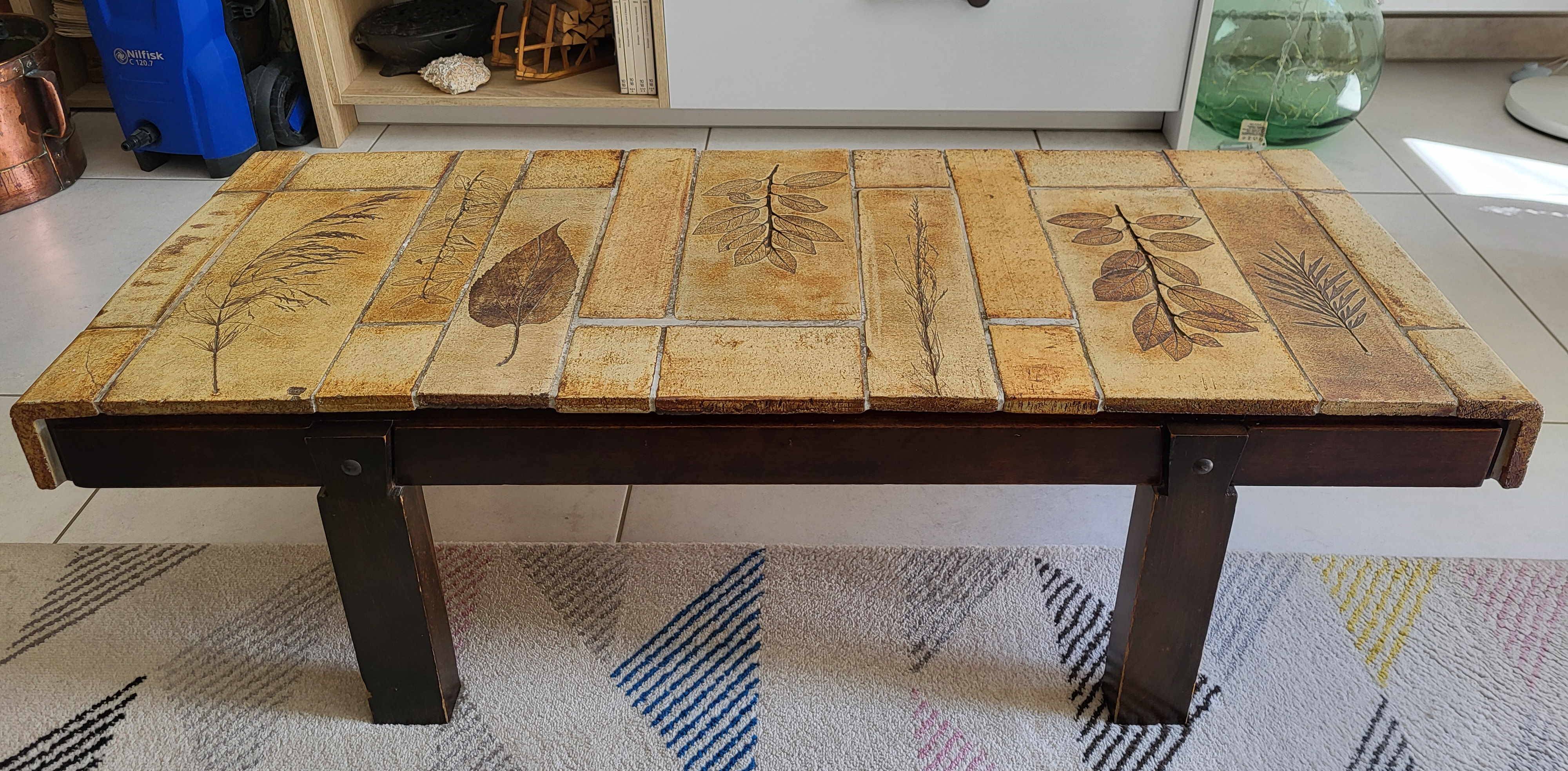 Coffee table signed by Roger Capron
