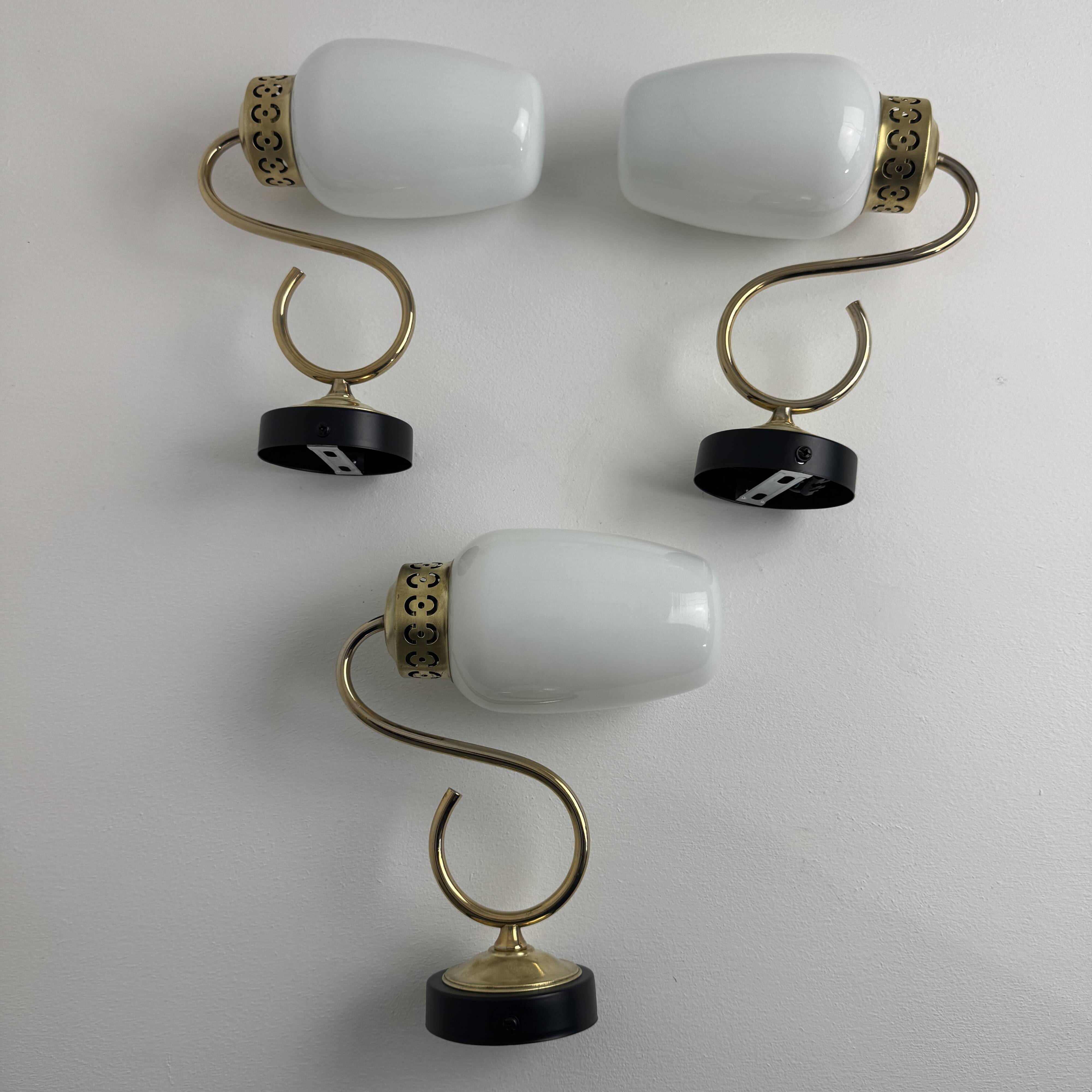 Lot 3 vintage opaline wall lights