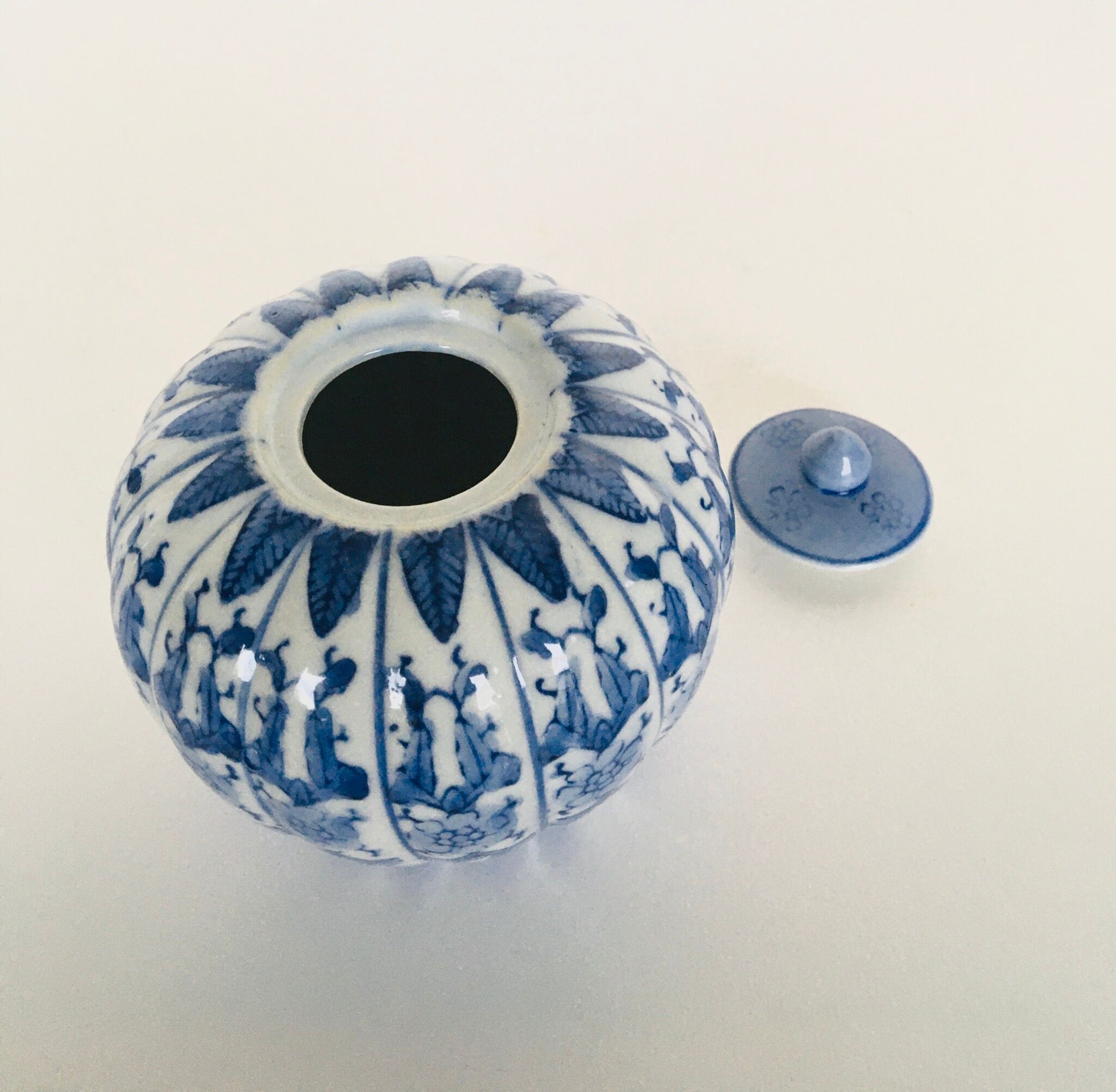 Chinese ceramic pot