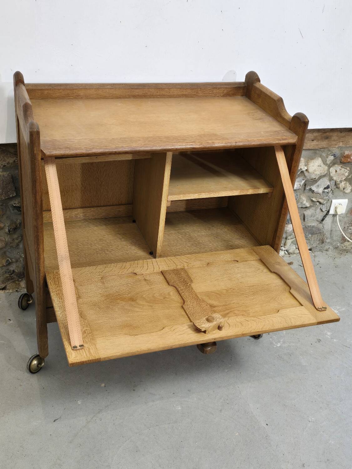 Small sideboard on wheels Guillerme and Chambron