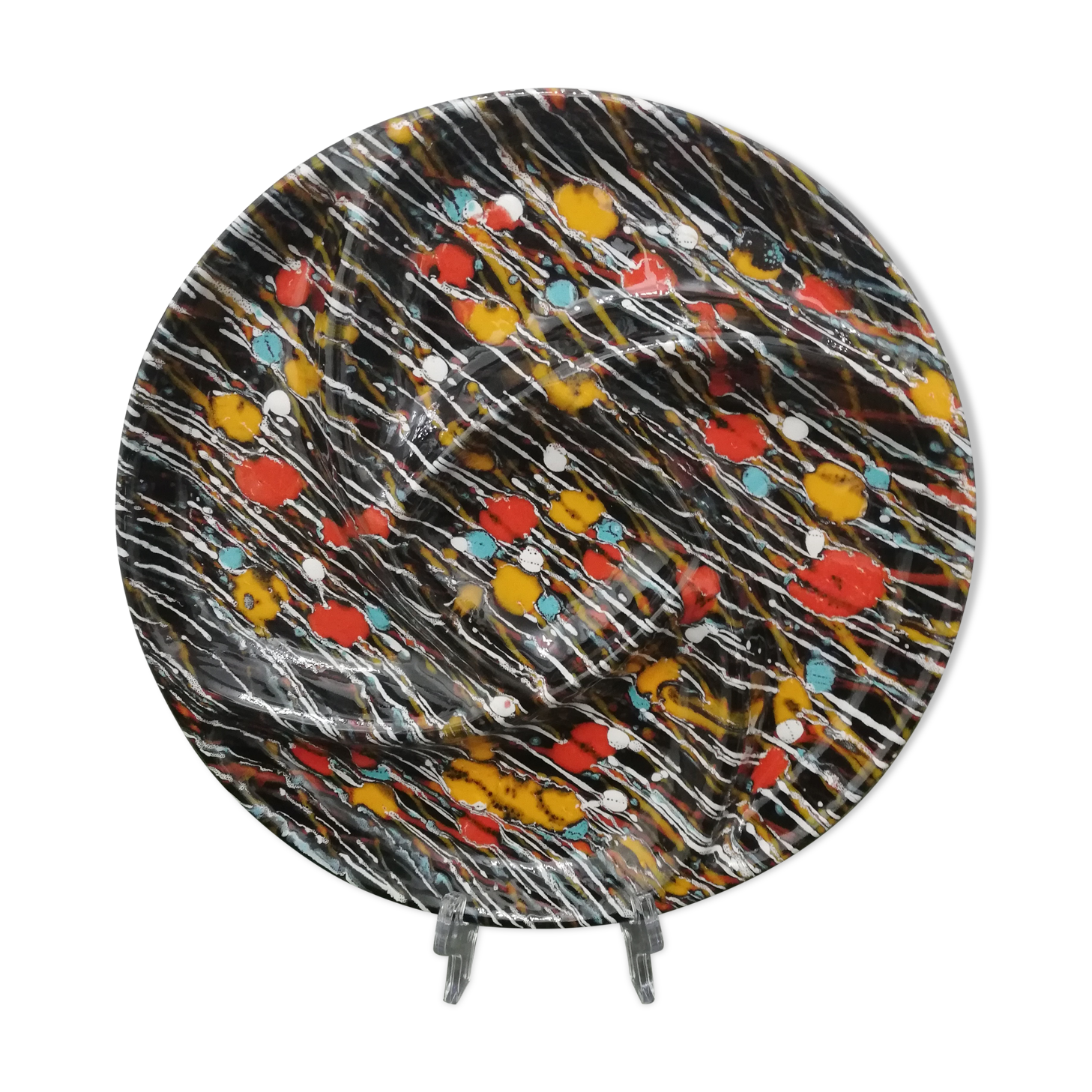 Compartmentalized ceramic plate