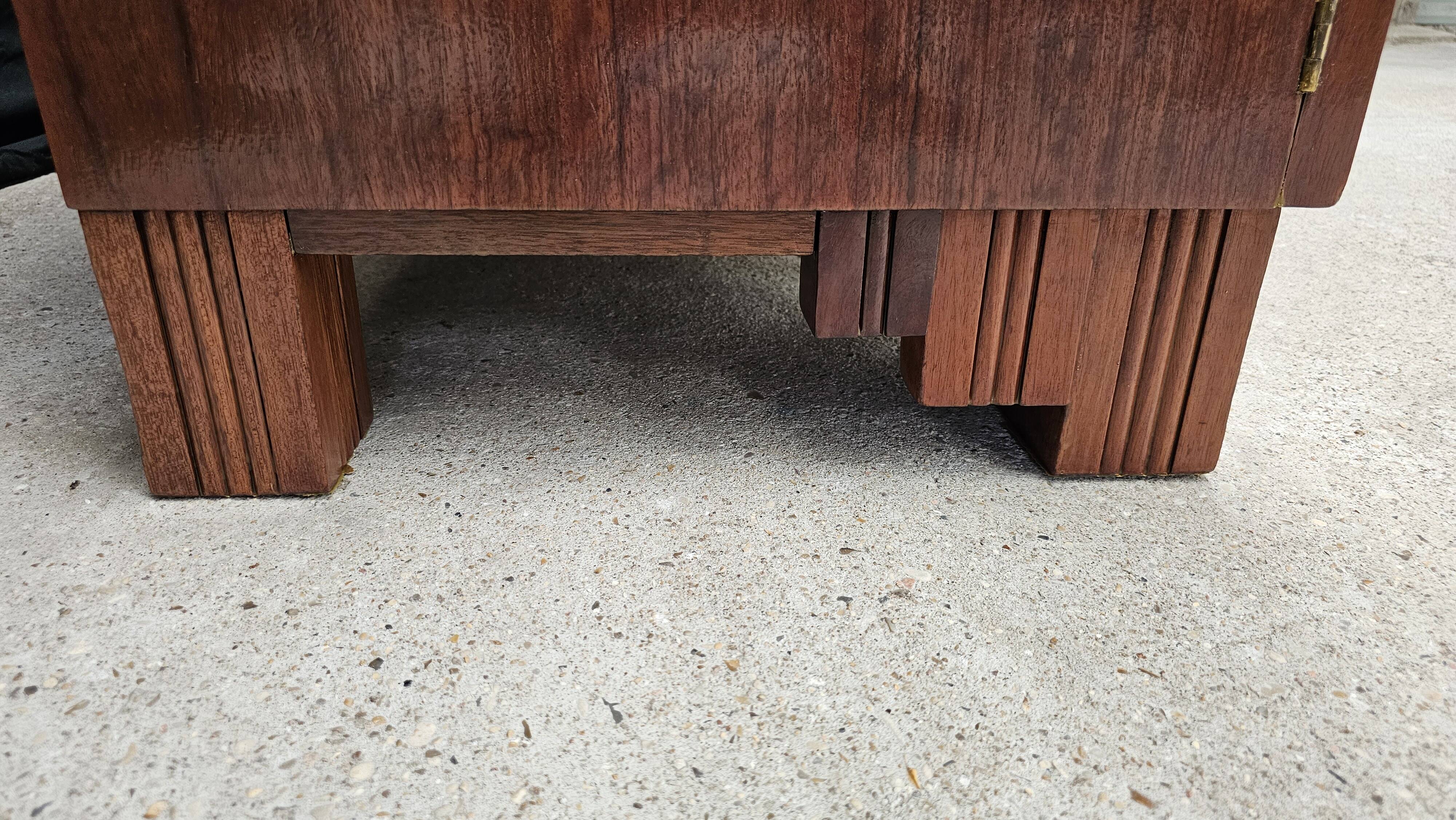 Art Deco buffet by Saddier & Fils in solid rosewood and veneer.
