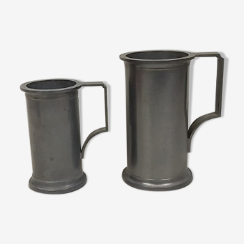 Set of 2 pitchers of tin of 18 cm and 14 cm