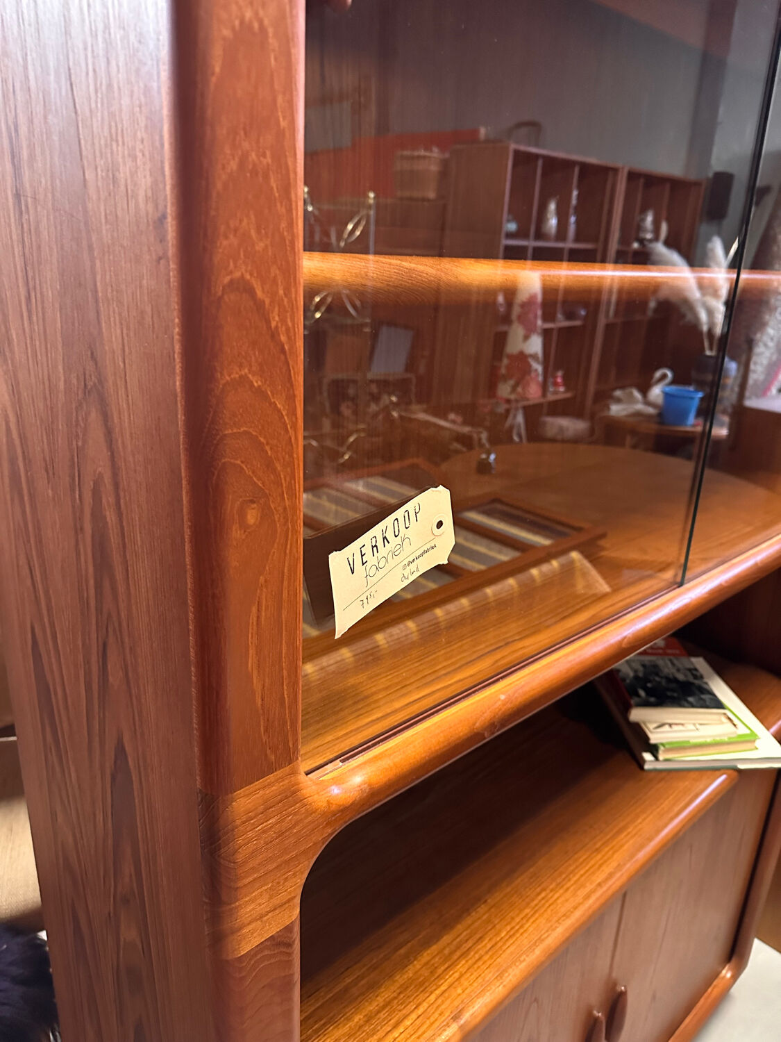 Dyrlund teak highboard closet