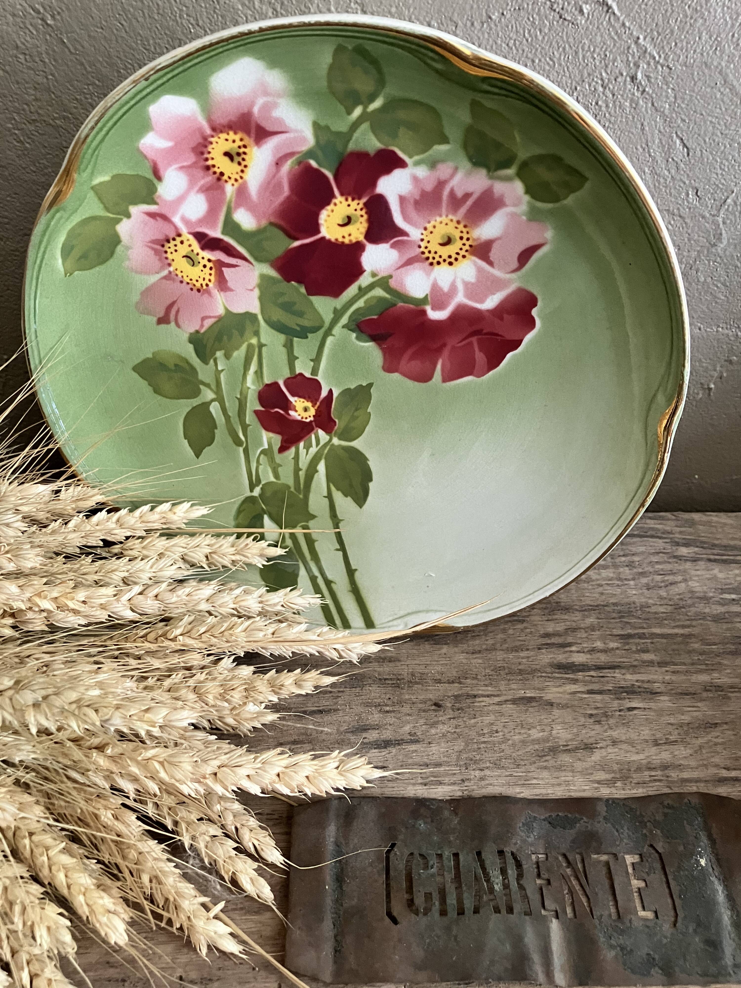 Faience bouquet plate, thoughts