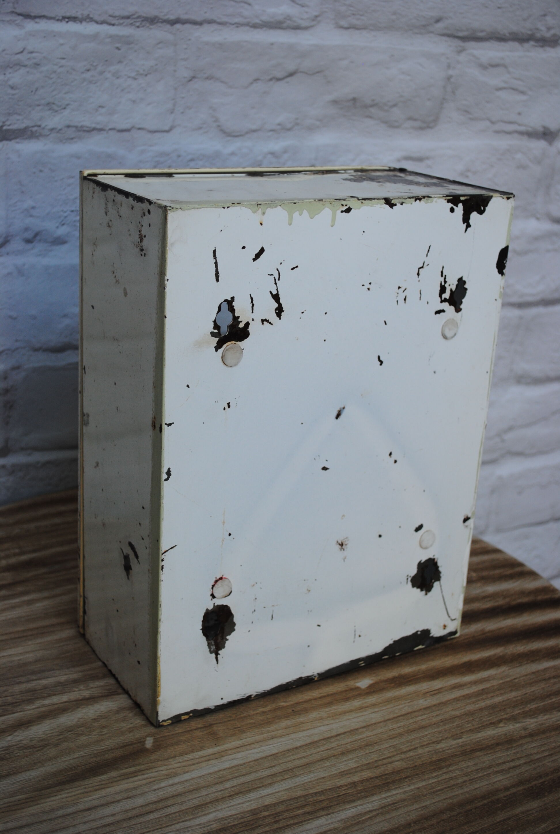 Pharmacy showcase, 70s