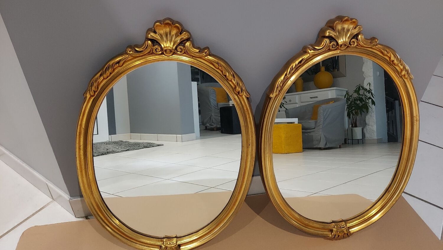Paire de miroirs oval  doré vintage