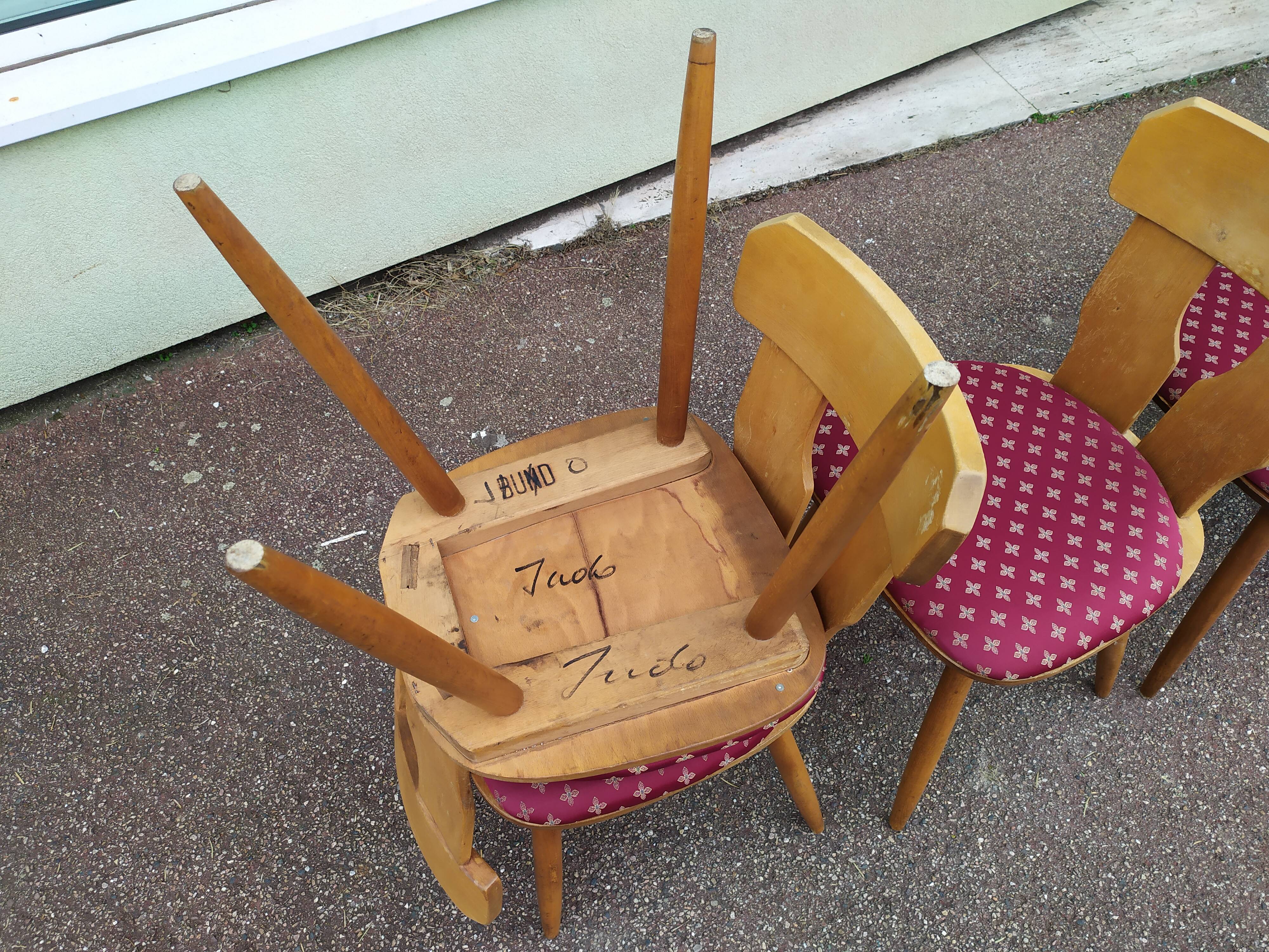 Set of 6 wooden bistro chairs with vintage cushion from the 70s/80s/90s