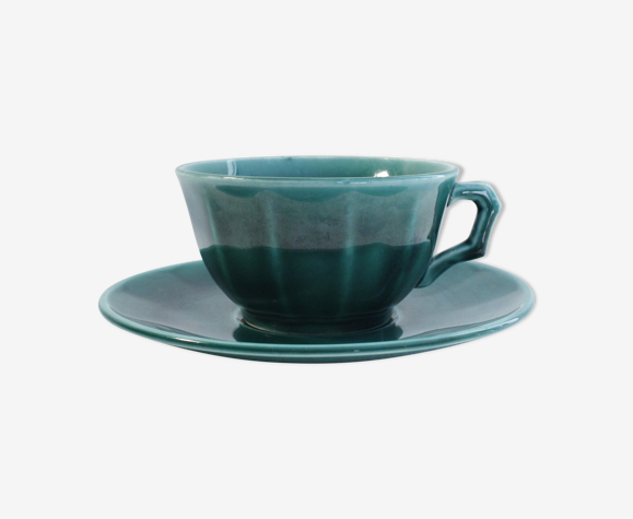 Ensemble tasse à thé et soucoupe vintage verte