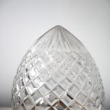 Pose lamp with chiseled crystal globe