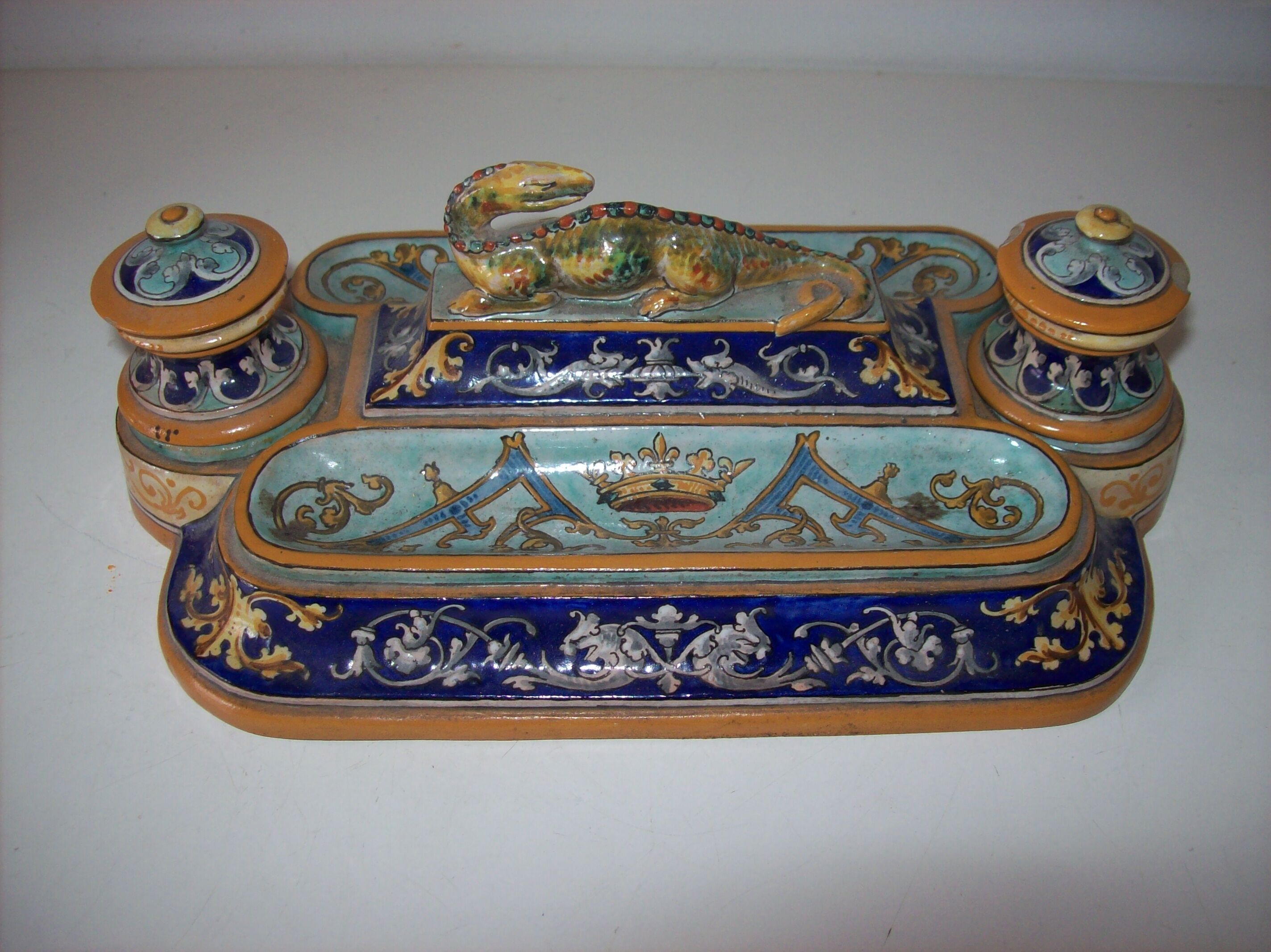 Old 18th-19th century inkwell with polychrome and salamander decoration