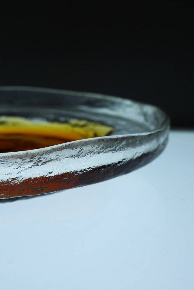 Brutalist art glass plate by Pentti Santalahti, 1970s