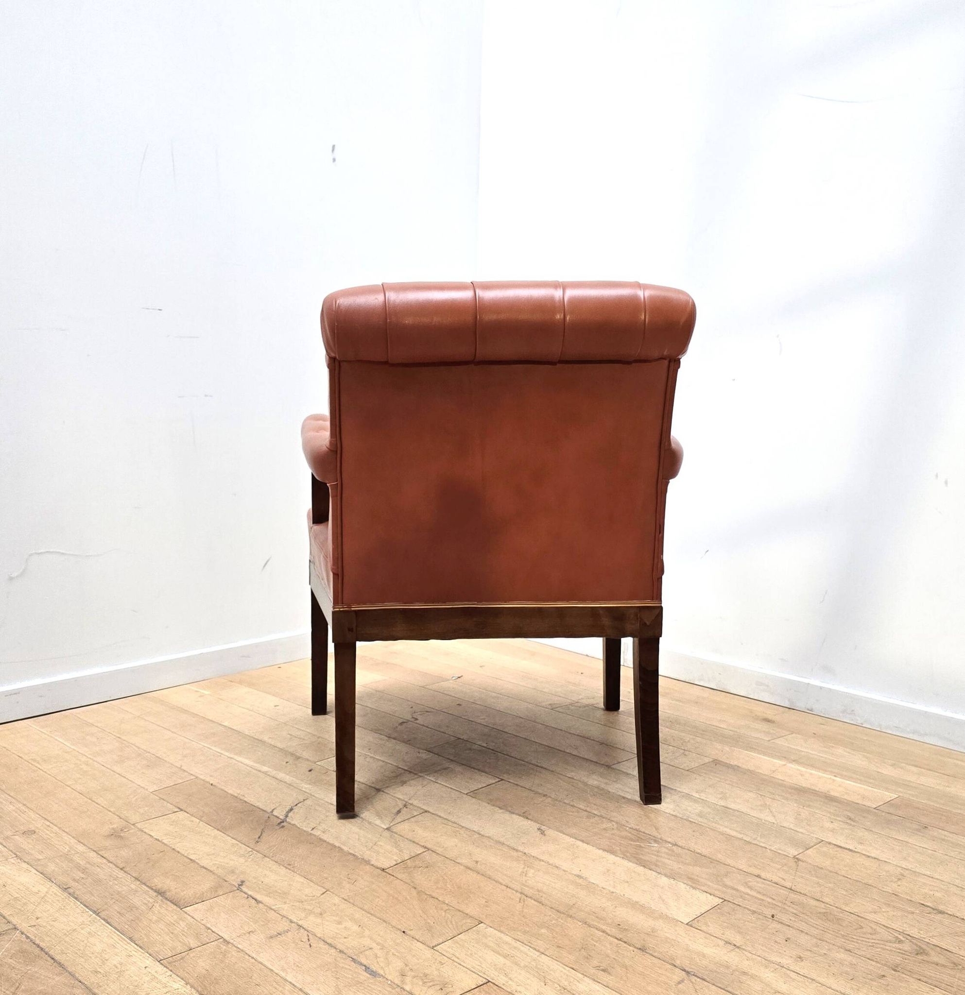 Vintage club chair