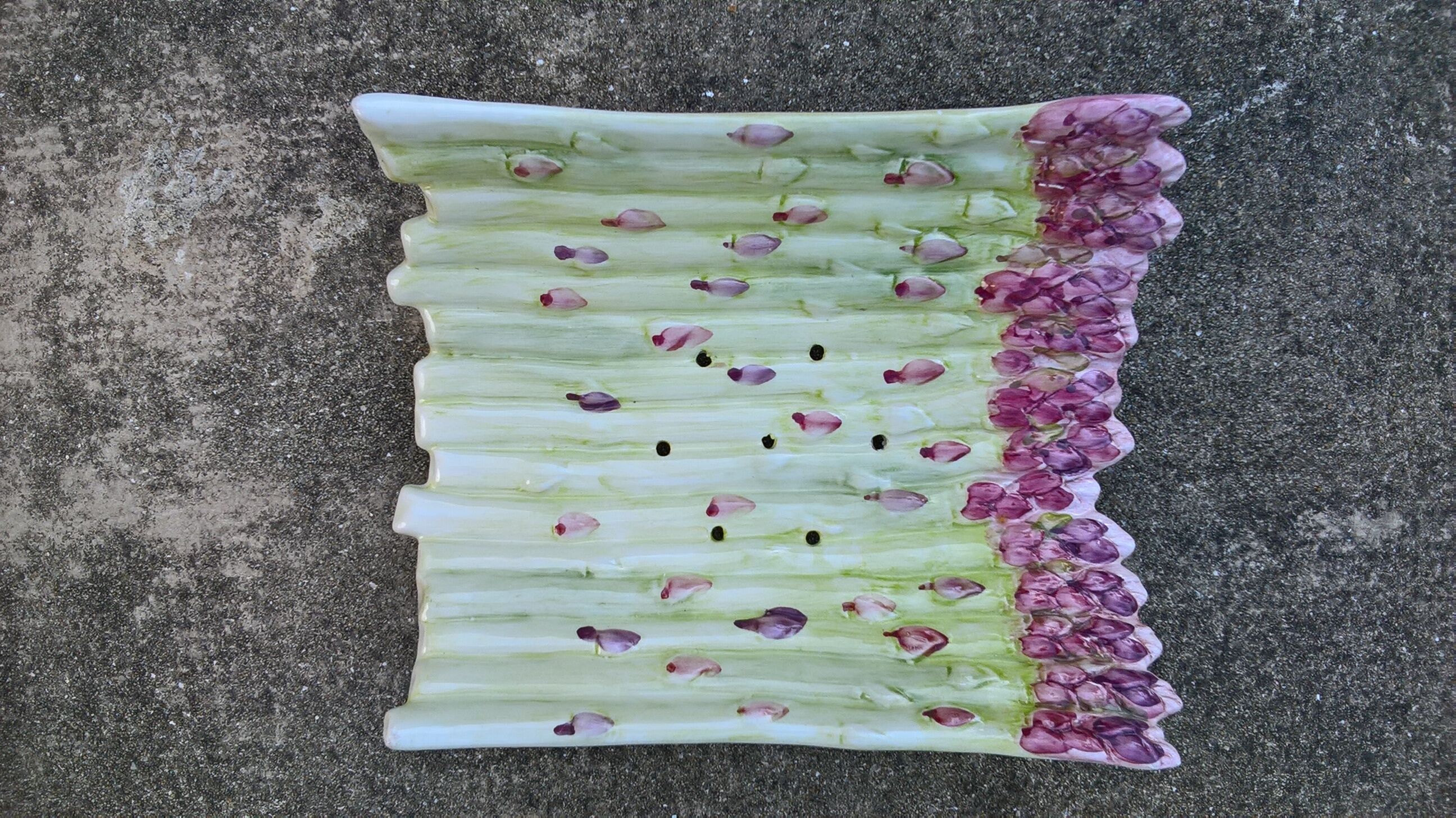 FG asparagus serving dish in FG dabbling