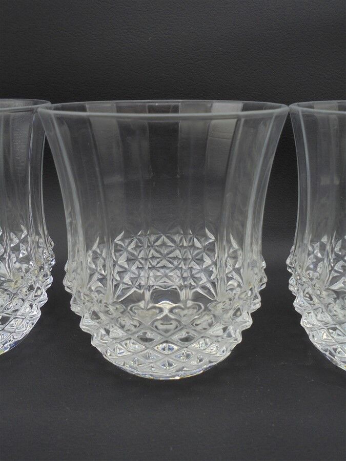 Series of 4 crystal whiskey glasses