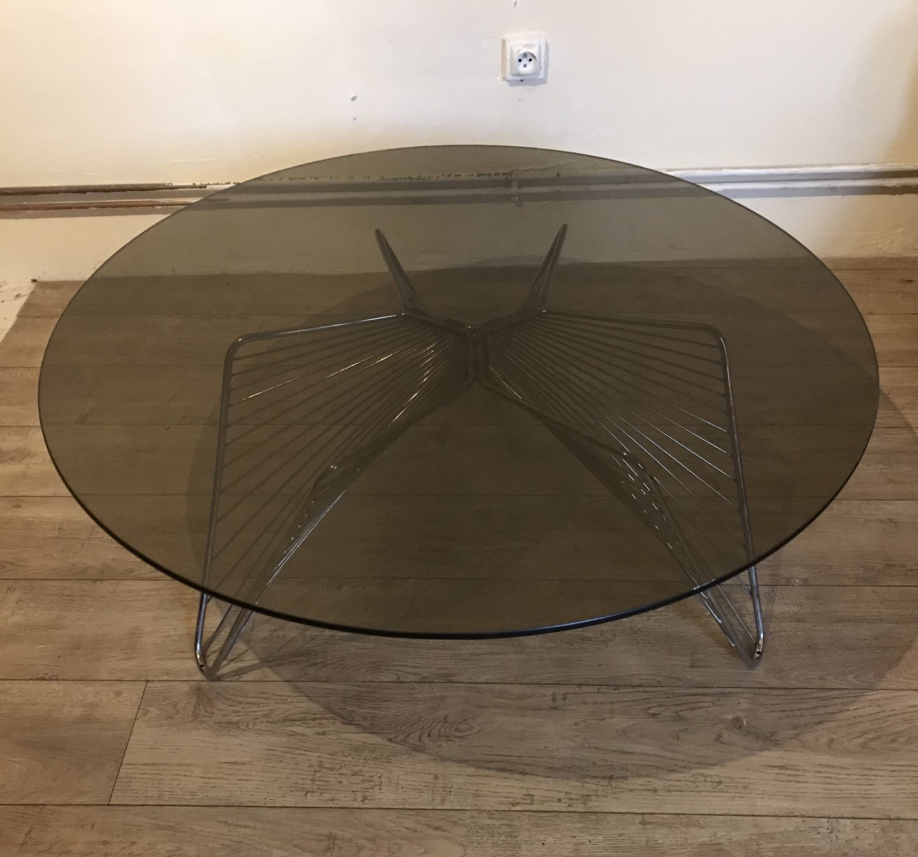 Vintage 1970's coffee table in chrome steel wire and smoked glass