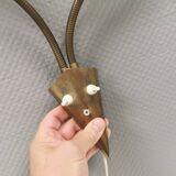 Applique ancienne avec abat-jour en métal noir et bras courbés en laiton